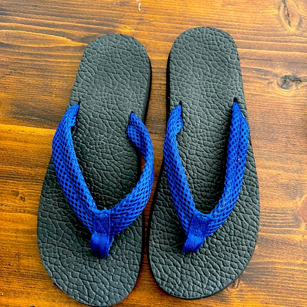 Brand new royal blue and black flip flops womens 6.5